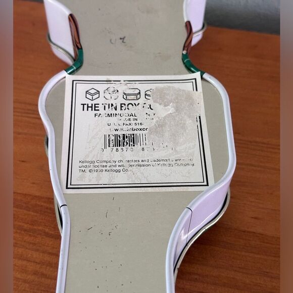 Kellogg's Cereal Metal Tin shaped like a chef holding bowl of cereal 1999 - Picture 4 of 5